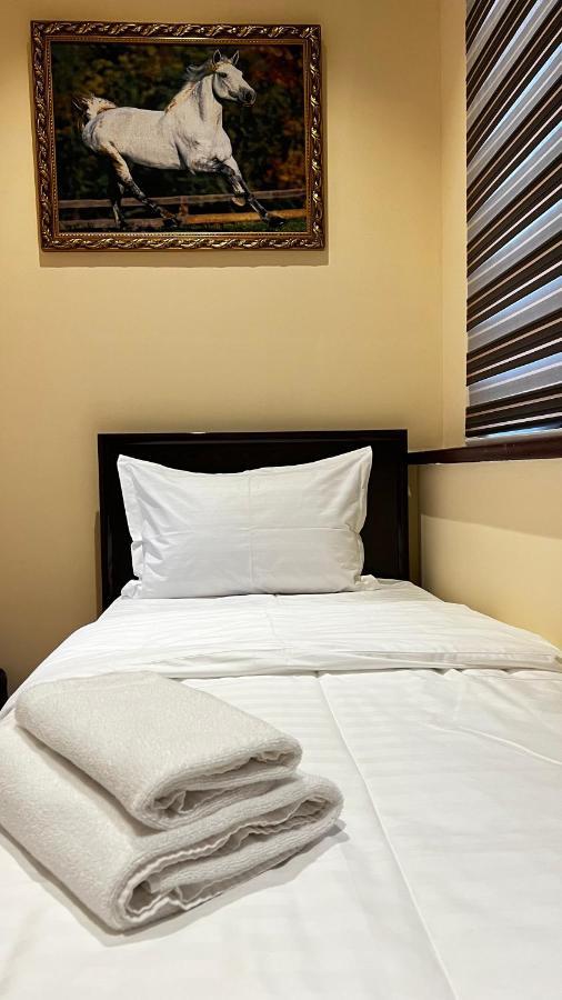 Hayot Hostel Tasjkent Buitenkant foto