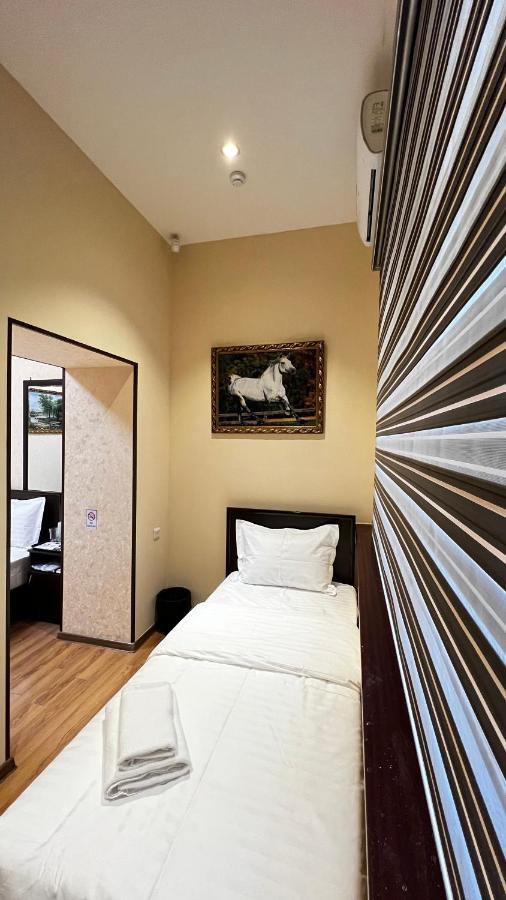 Hayot Hostel Tasjkent Buitenkant foto